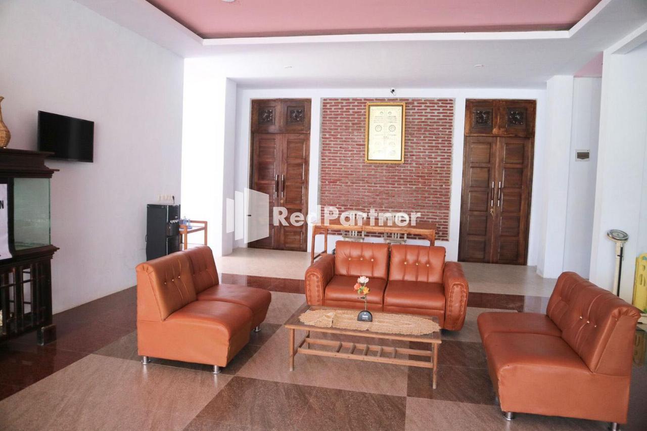 Wisma Suci Syariah Polewali Mandar RedPartner Matakali Bagian luar foto
