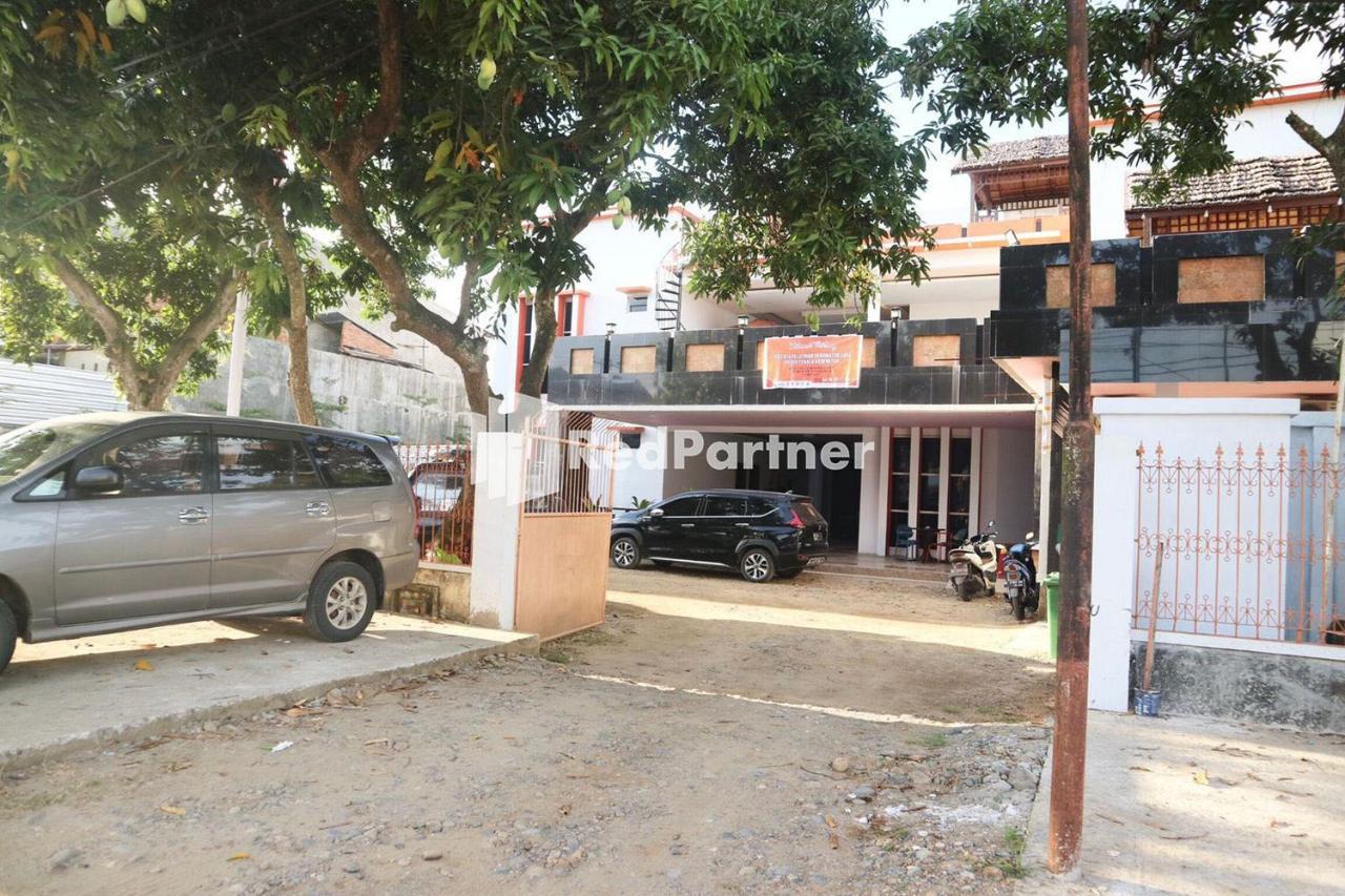 Wisma Suci Syariah Polewali Mandar RedPartner Matakali Bagian luar foto